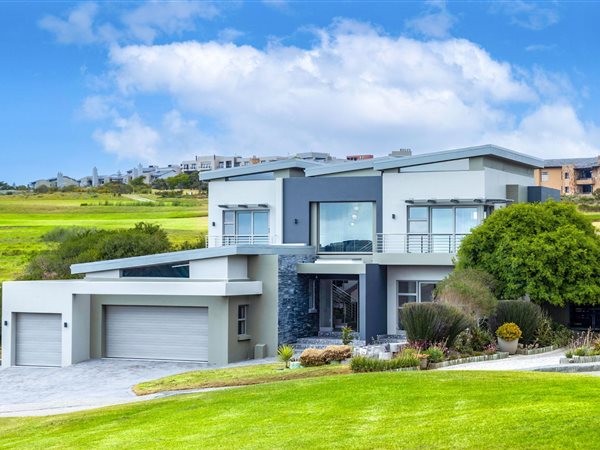 4 Bedroom House 4 Bedroom House