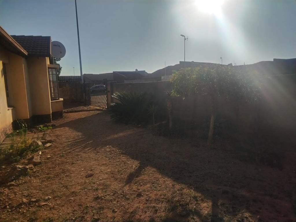 3 Bed House in Tembisa photo number 30