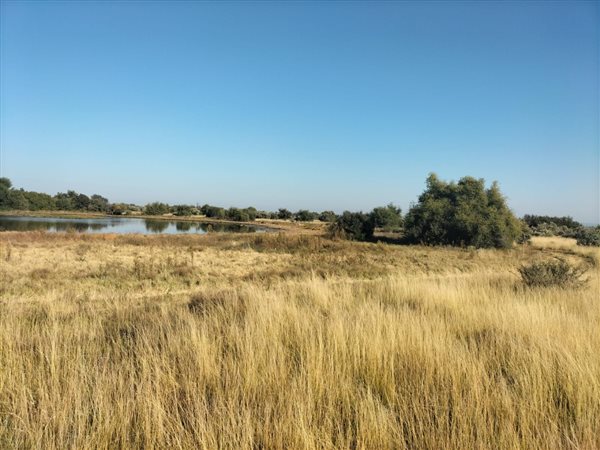 698 ha Farm 698 ha Farm
