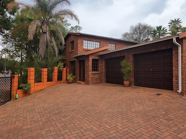 3 Bedroom Townhouse 3 Bedroom Townhouse