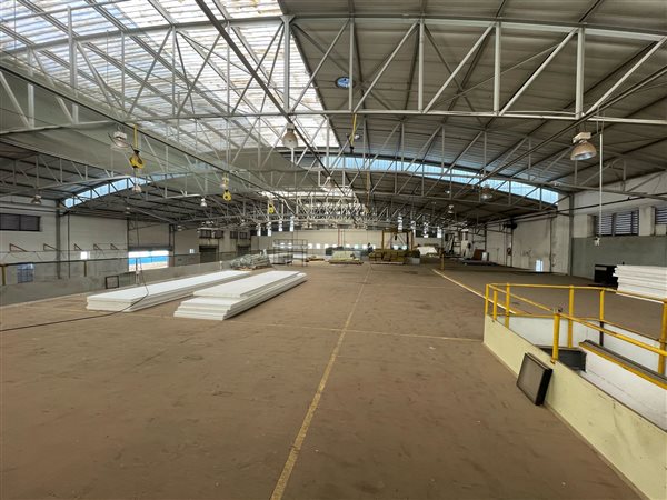 6 035 m² Industrial space 6 035 m² Industrial space