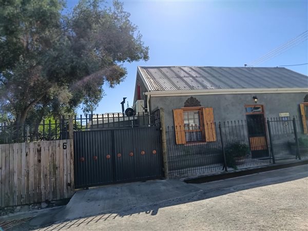 2 Bedroom House