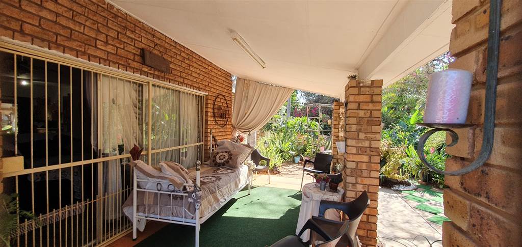 3 Bed House in Mookgophong (Naboomspruit) photo number 11