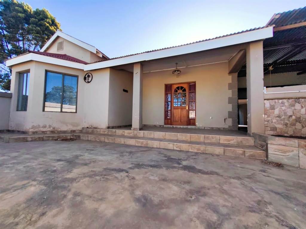 4 Bed House in Potchefstroom Central photo number 20