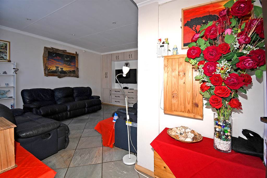 3 Bed House in Bezuidenhout Valley photo number 16