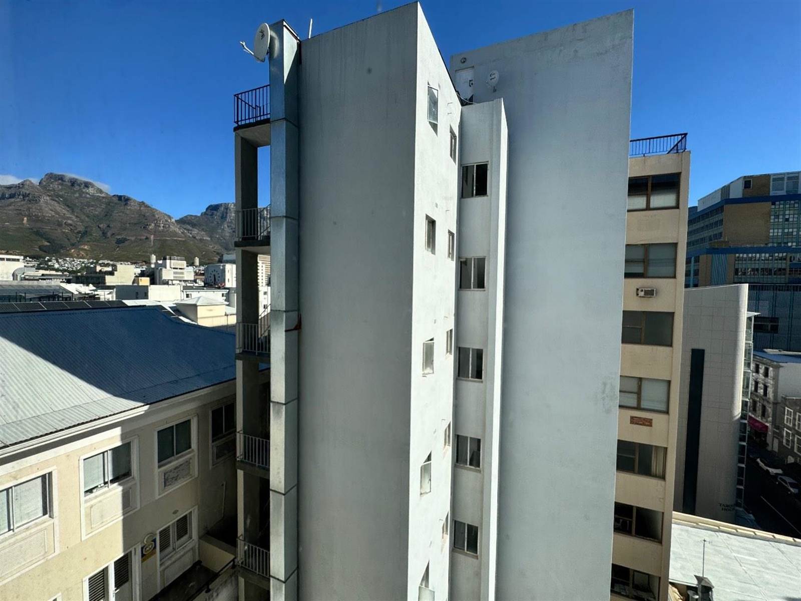 5 Bed Apartment in Cape Town City Centre photo number 18