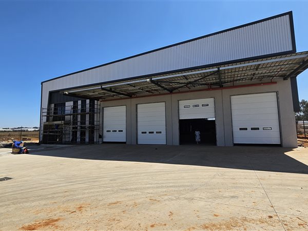 1 942  m² Industrial space