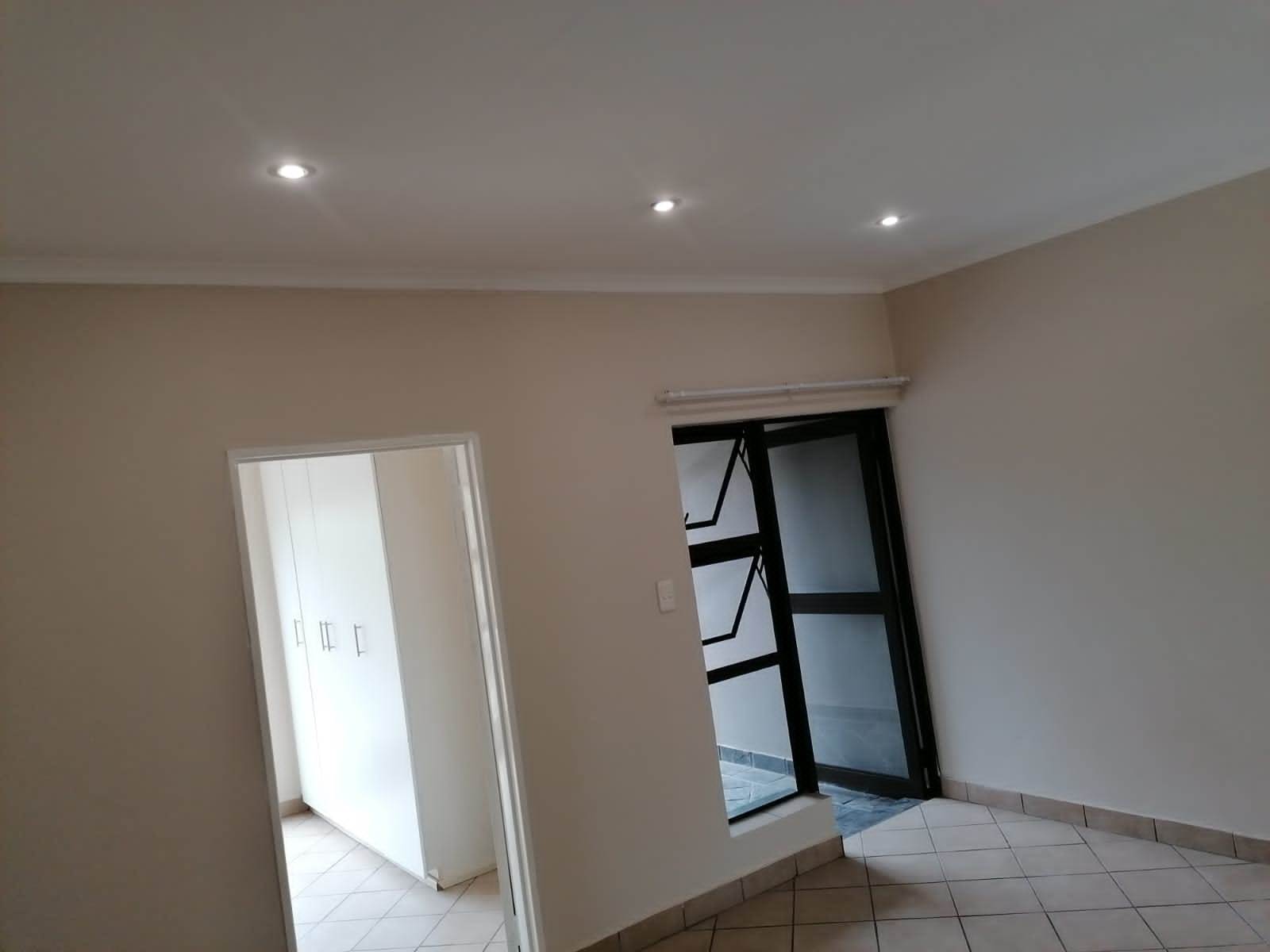 1 Bed Apartment in Sonheuwel photo number 13