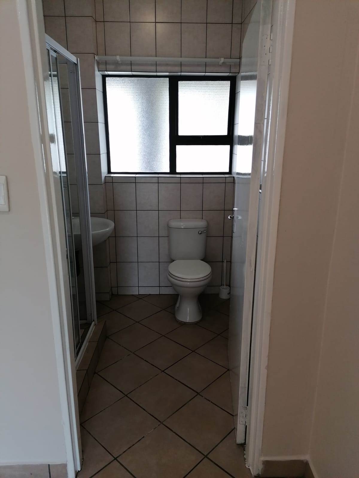 1 Bed Apartment in Sonheuwel photo number 14