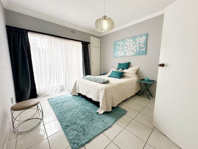 6 Bed House in Northcliff photo number 27