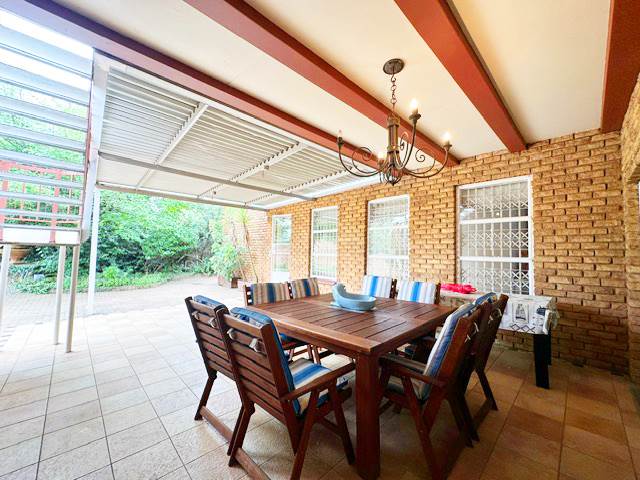 6 Bed House in Northcliff photo number 10