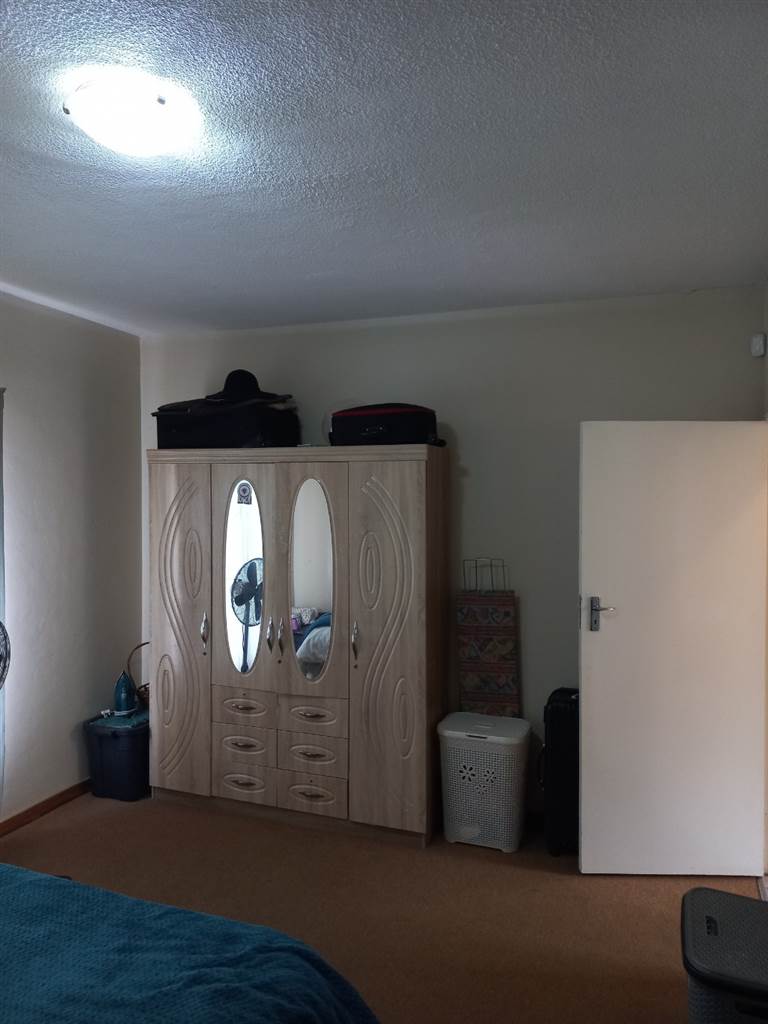 2 Bed Apartment in Flamwood photo number 7