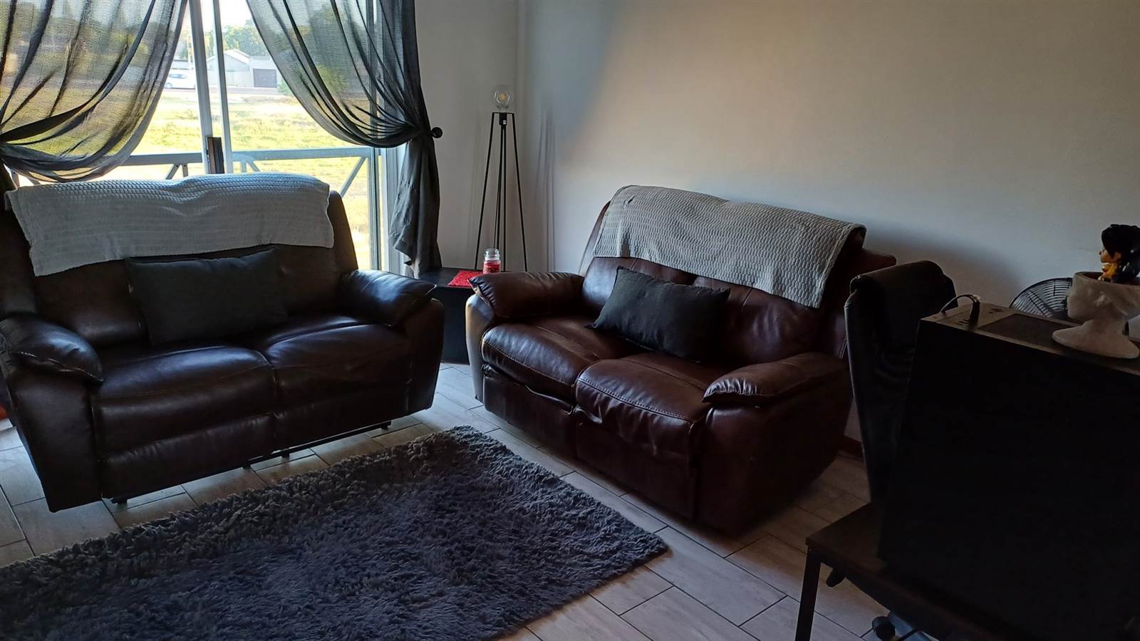 2 Bed Apartment in Vredekloof East photo number 7