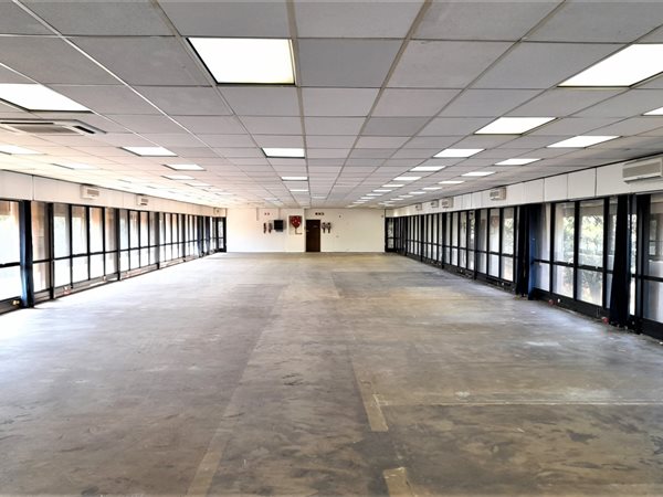 588  m² Commercial space in Alrode