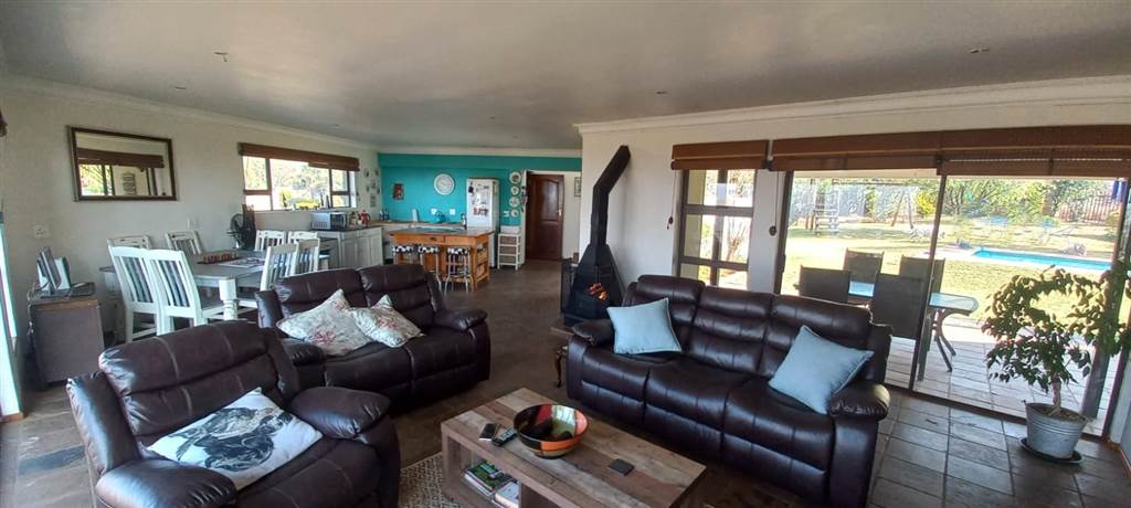 4 Bed House in Bronkhorstbaai photo number 6