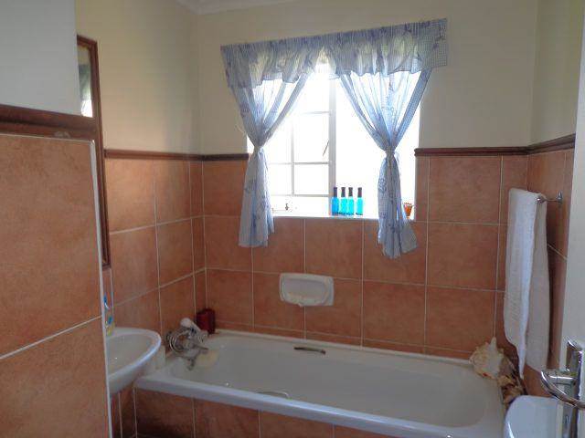 3 Bed Townhouse in Mooikloof Ridge photo number 12