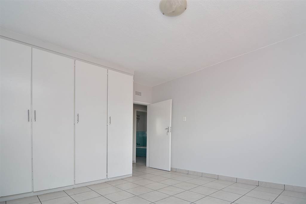 2 Bed Apartment in Benoni Central photo number 5