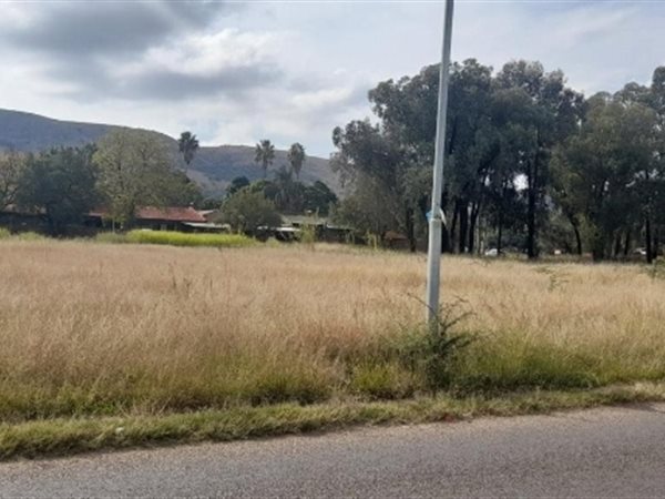 8.2 ha Land available in Suiderberg