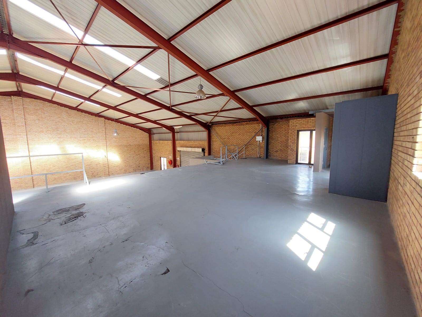 608  m² Commercial space in Monavoni photo number 7