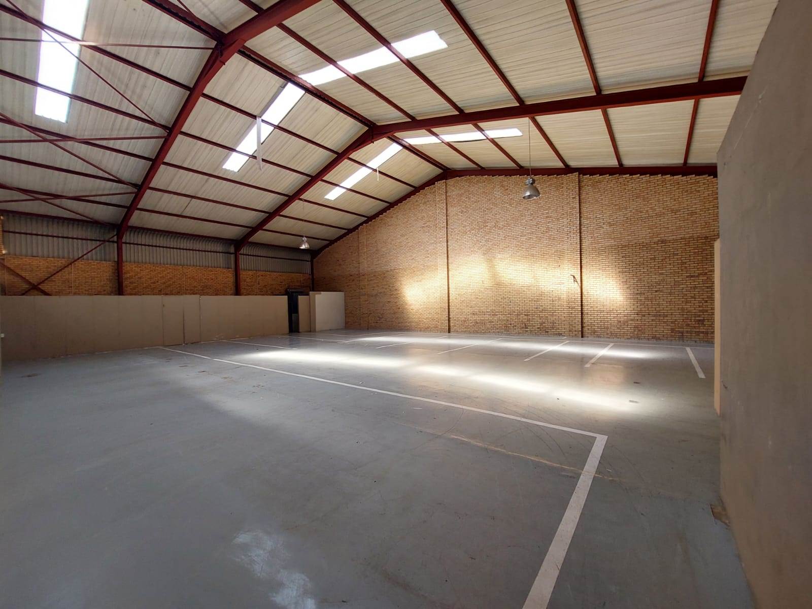 608  m² Commercial space in Monavoni photo number 2
