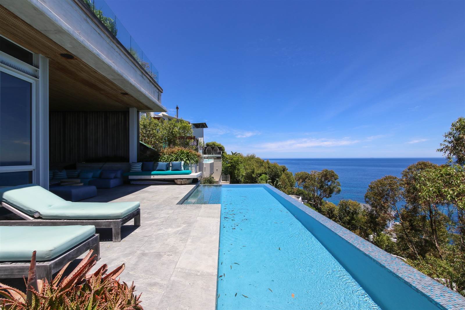 5 Bed House in Bantry Bay photo number 1