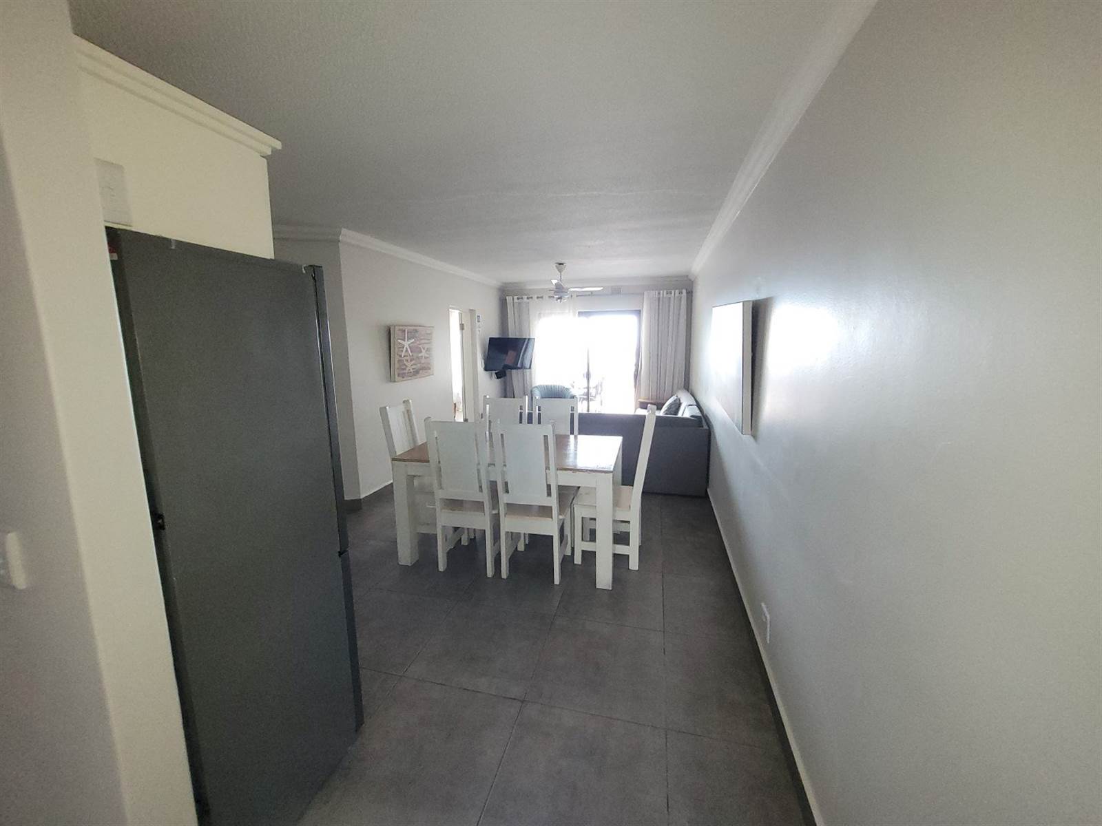 2 Bed Apartment in Melville photo number 10