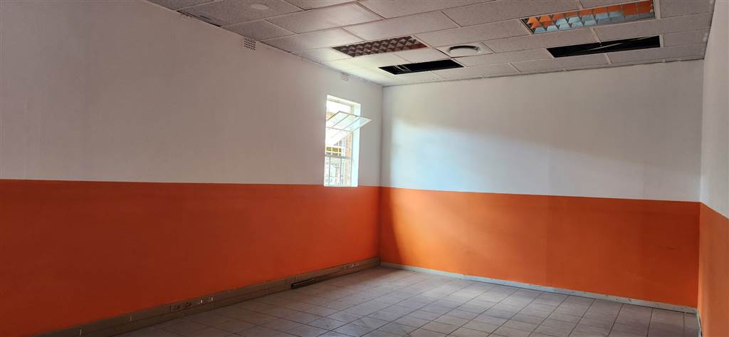 985  m² Commercial space in Nelspruit Central photo number 18