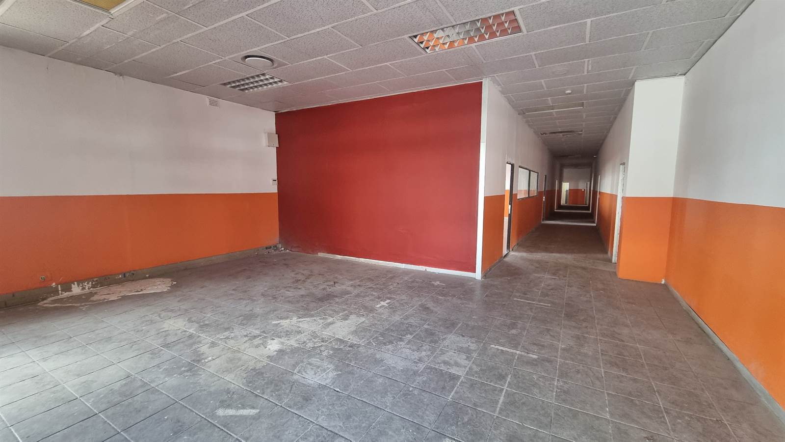 985  m² Commercial space in Nelspruit Central photo number 8