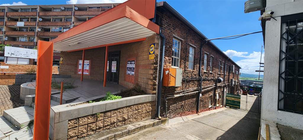 985  m² Commercial space in Nelspruit Central photo number 3