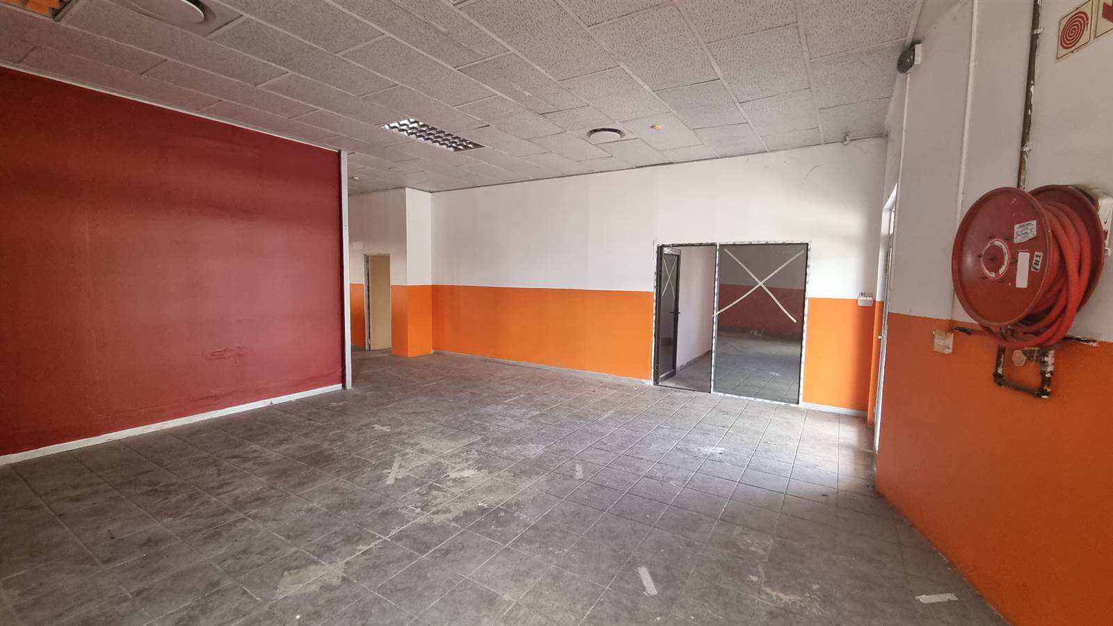 985  m² Commercial space in Nelspruit Central photo number 9