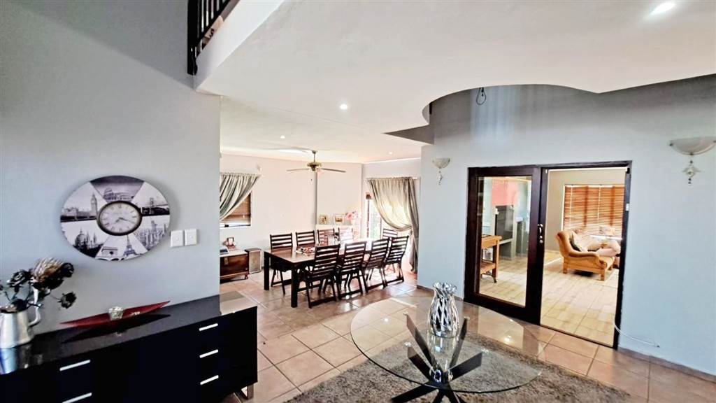 5 Bed House in Highveld photo number 9