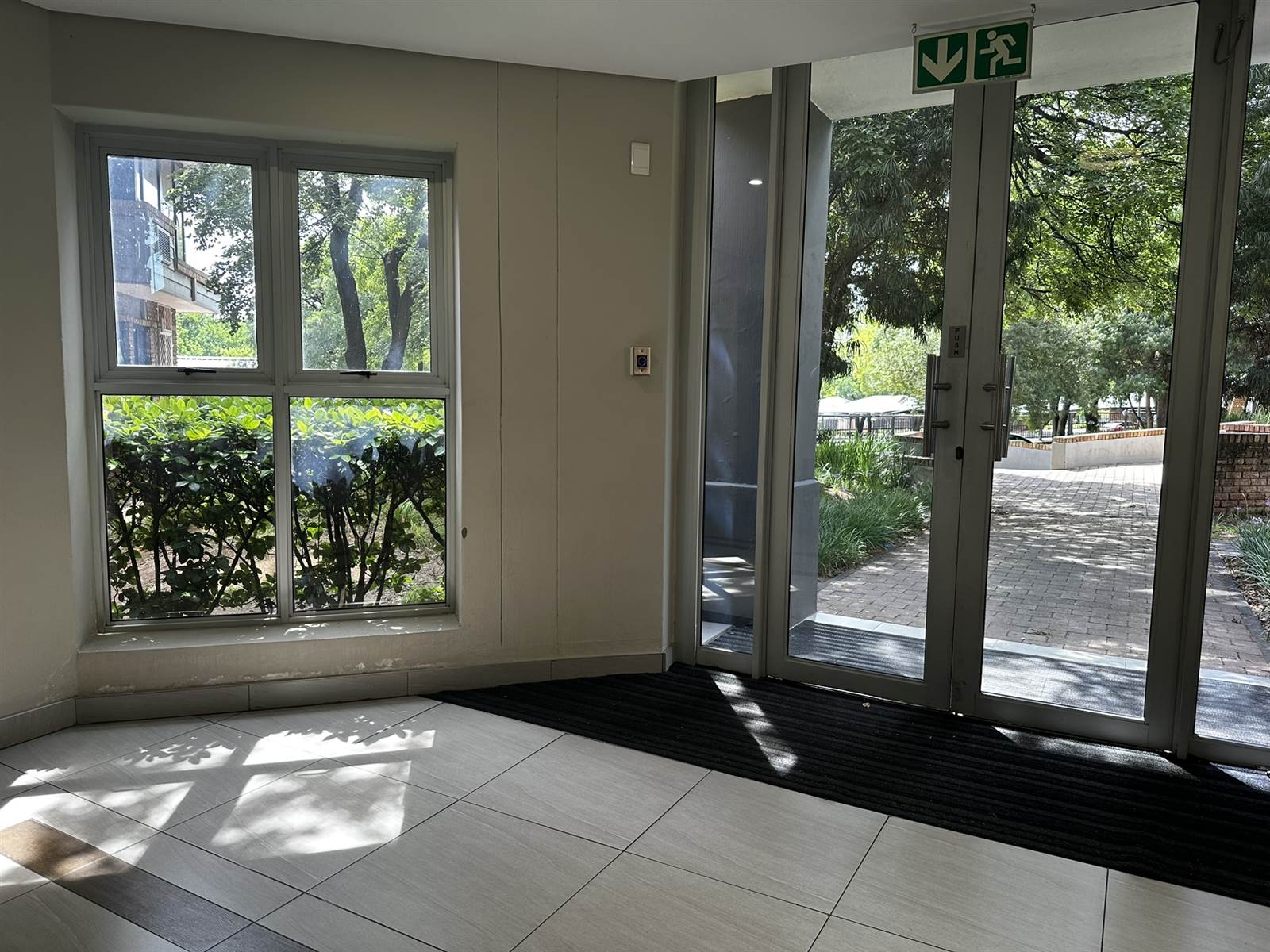 187  m² Commercial space in Woodmead photo number 3