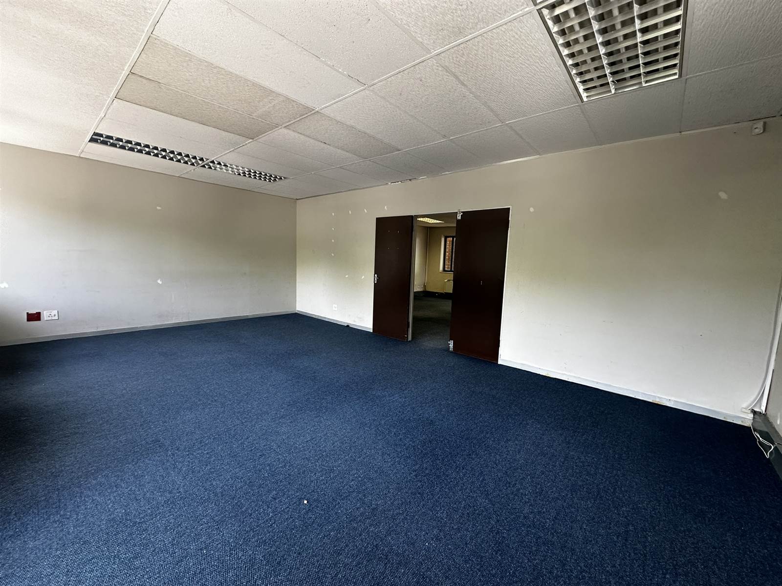 187  m² Commercial space in Woodmead photo number 9