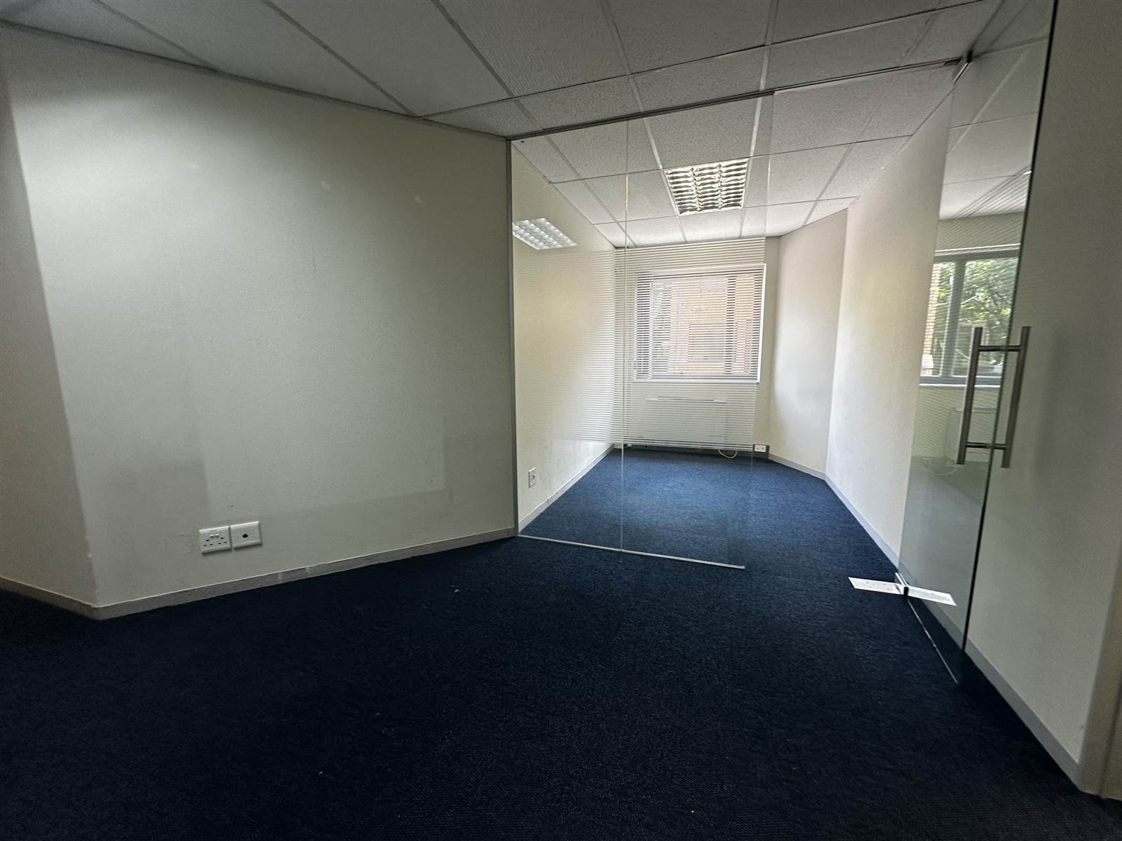 187  m² Commercial space in Woodmead photo number 10