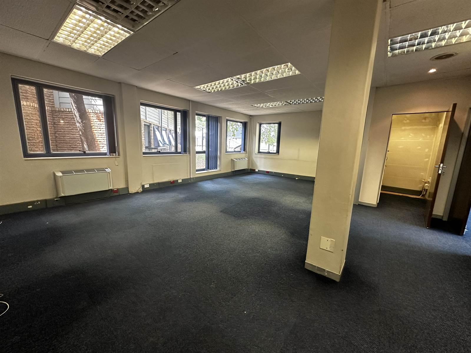 187  m² Commercial space in Woodmead photo number 12