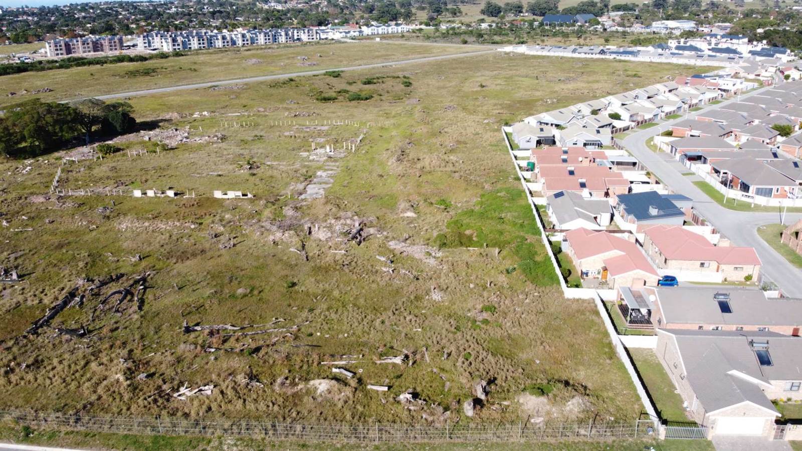 9017 m² Land available in Pinelands photo number 4