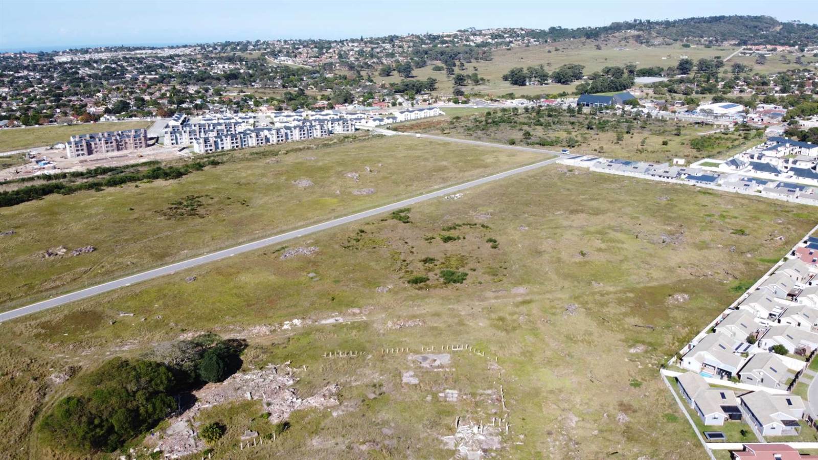 9017 m² Land available in Pinelands photo number 9