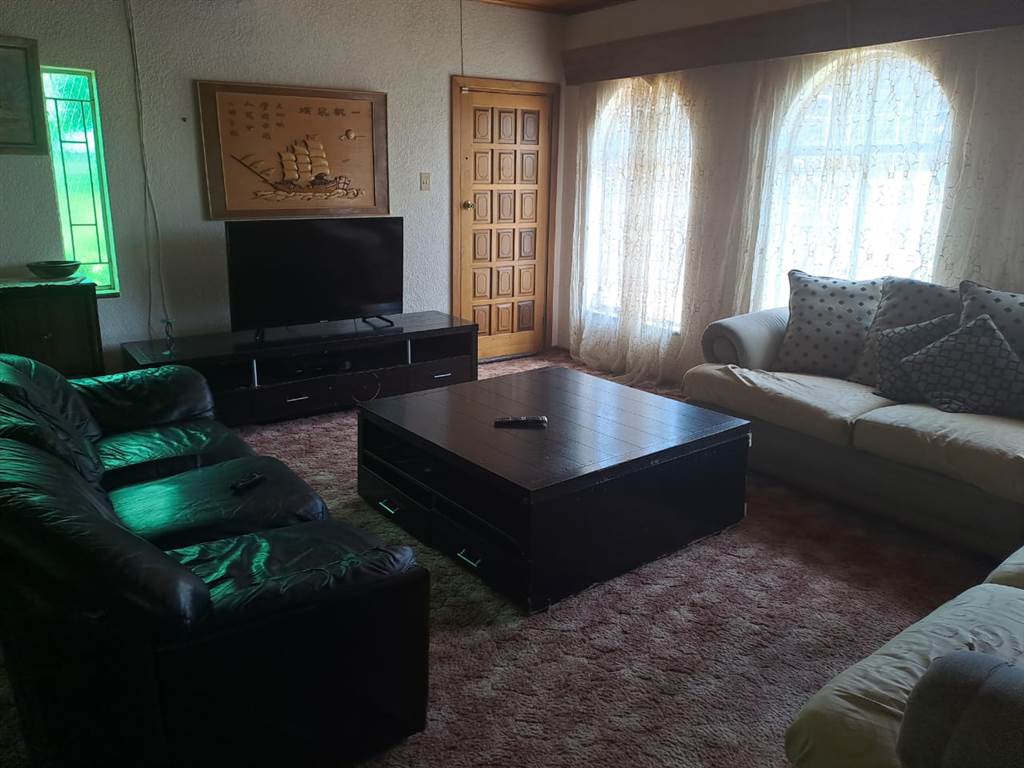 4 Bed House in Carletonville photo number 19