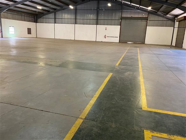 2 100  m² Industrial space