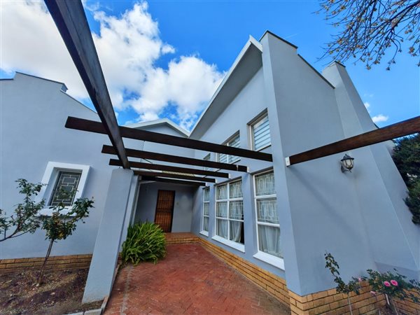 5 Bedroom House 5 Bedroom House