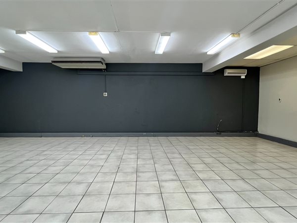 248  m² Commercial space