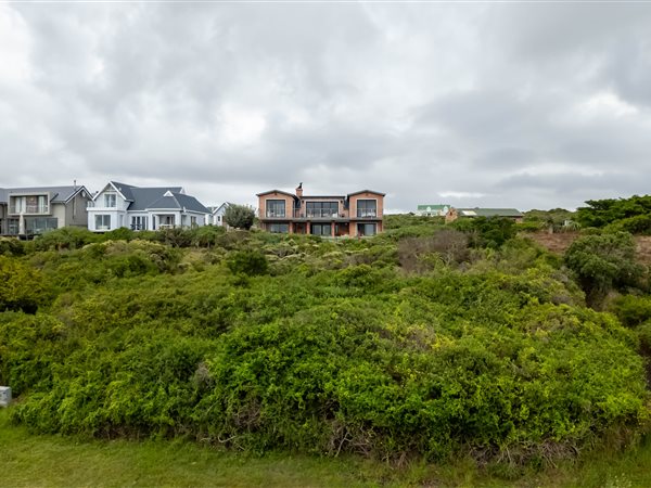 729 m² Land available in Cape St Francis