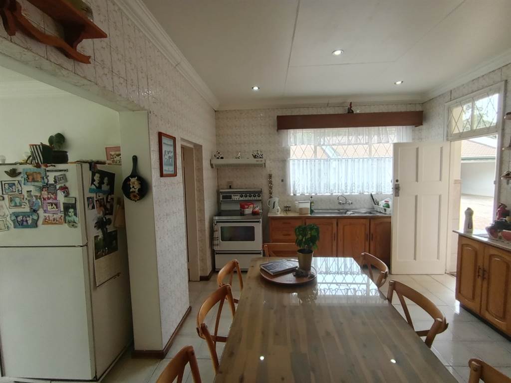 4 Bed House in Lakefield photo number 5