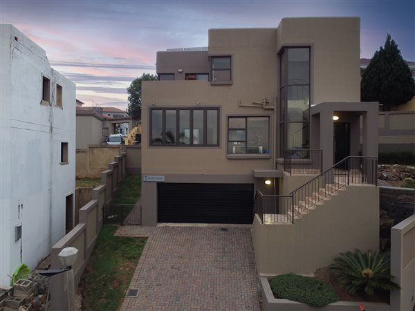 2 Bed House in Bassonia