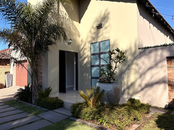 3 Bedroom Townhouse 3 Bedroom Townhouse