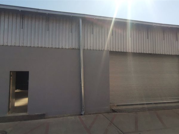 746  m² Industrial space