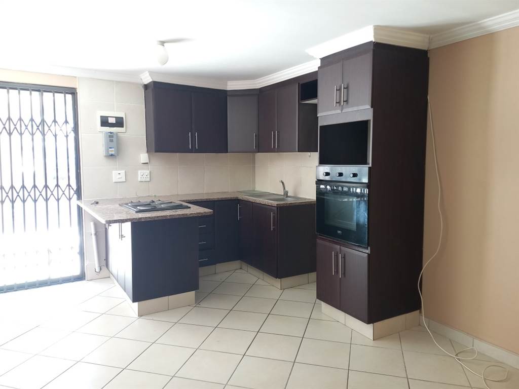 1 Bed Apartment in Bayview photo number 5