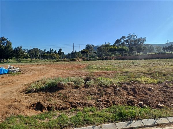 1 731 m² Land