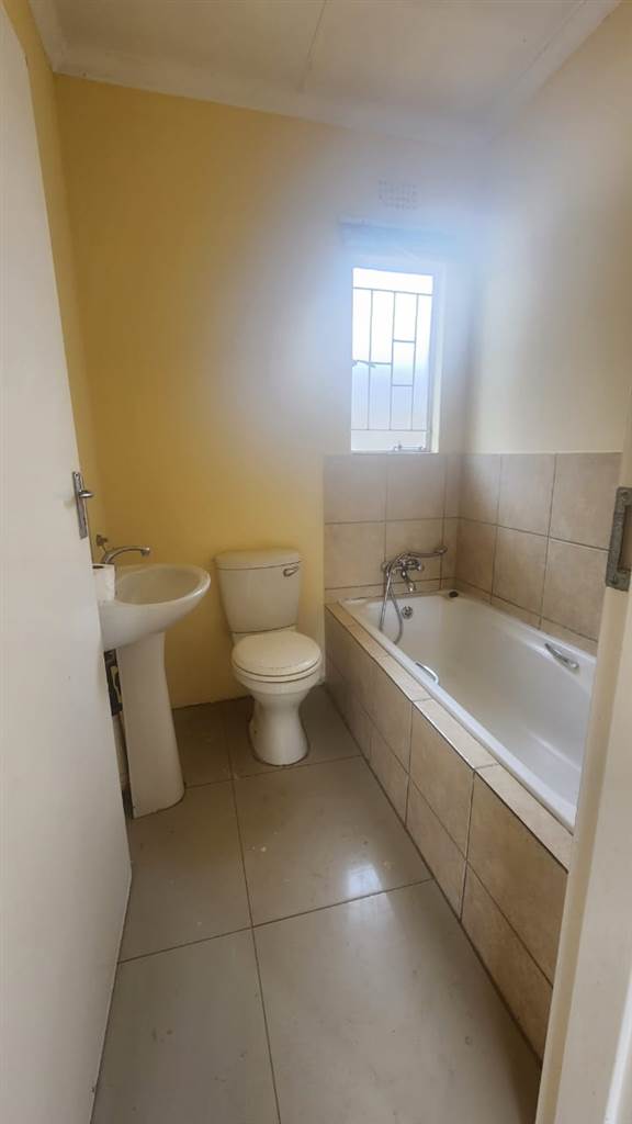 2 Bed House in Kya Sands photo number 4