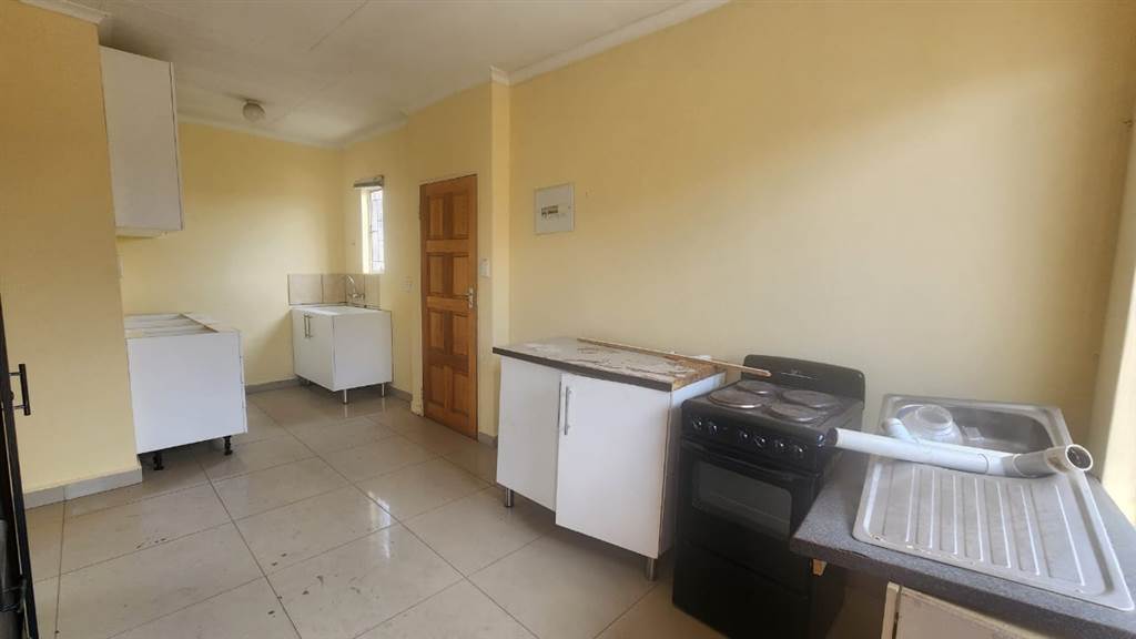 2 Bed House in Kya Sands photo number 3